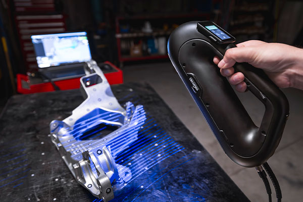 20년 기술력과 신뢰로 완성된 역설계 특화 고성능 3D스캐너, 핸디스캔 프로시리즈 이미지